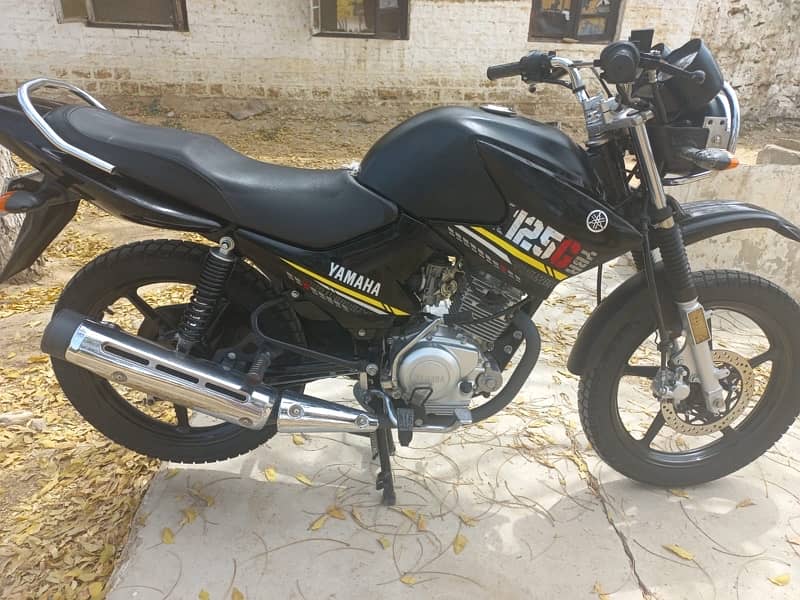 YBR 125 G Motorcycle (Excellent Condition 10/10) 1