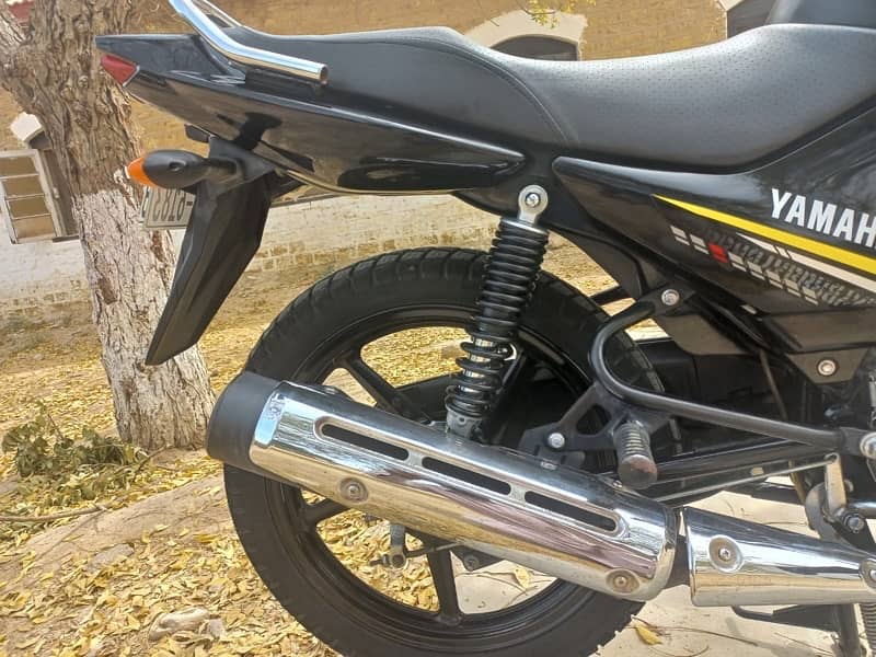 YBR 125 G Motorcycle (Excellent Condition 10/10) 3