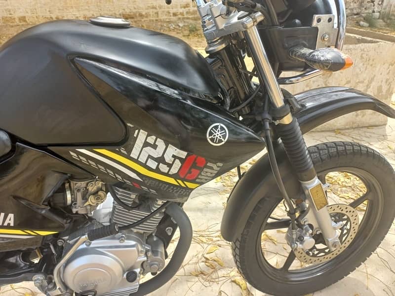 YBR 125 G Motorcycle (Excellent Condition 10/10) 4