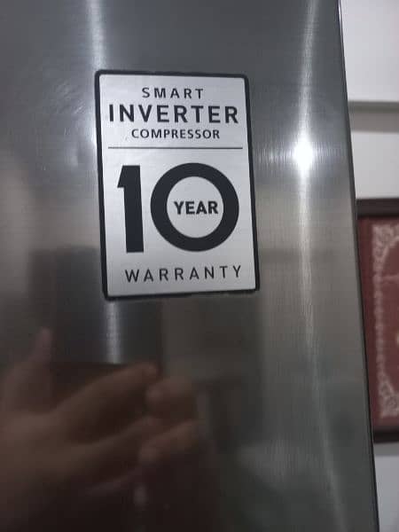 LG inverter refrigerator with tempered glass. 3