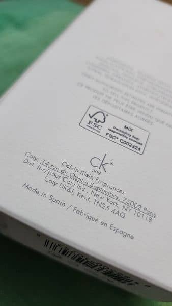 Calvin Klein.  Ck - one.  ITALY import. 100 % genuine [ 200ml ] 5