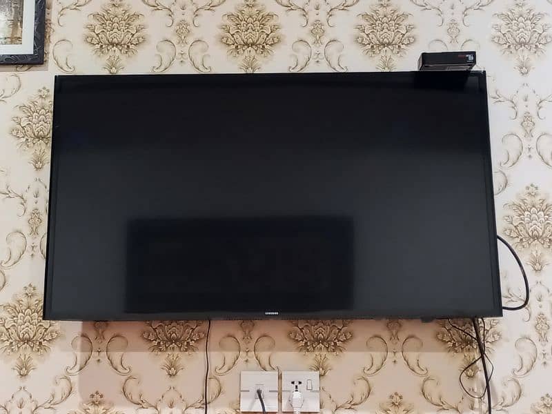 Samsung LCD 55"inch few month use 1