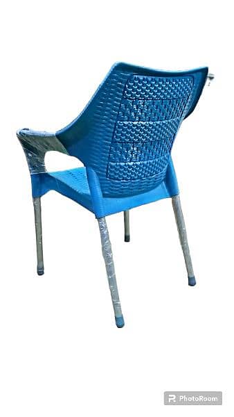 Relaxo plastic chair 19