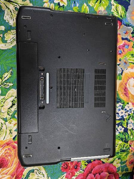 Dell Laptop E6520 1