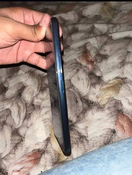 tecno camon 18t complete saman 9/10 condition finger failed after updt 1