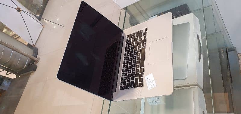 Apple Macbook Pro 2015 with graphics card 3