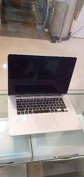 Apple Macbook Pro 2015 with graphics card 4