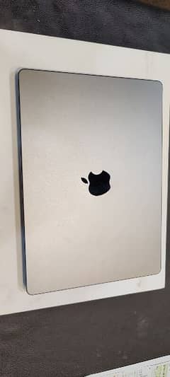 Apple MacBook M1 pro 14 inches