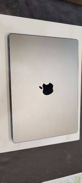 Apple MacBook M1 pro 14 inches 0