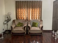7 seater sofa set with cusions