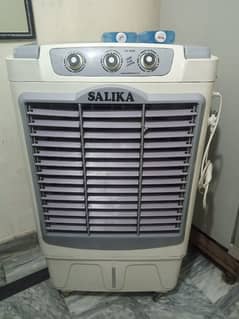 very good condition cooling best with 3 ice bottles