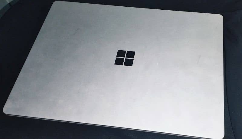 Microsoft Surface Laptop 2 with touchscreen 6