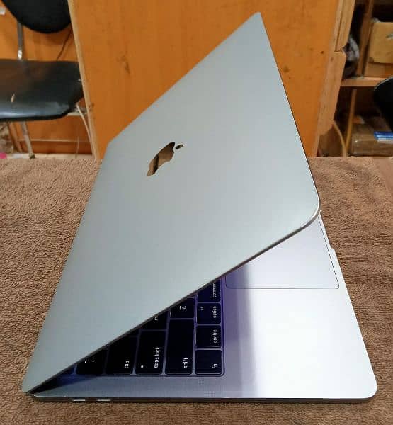 MacBook M1 Pro 2021 16GB 1TB 14" MKGQ3 AppleCare Warranty August, 2025 1