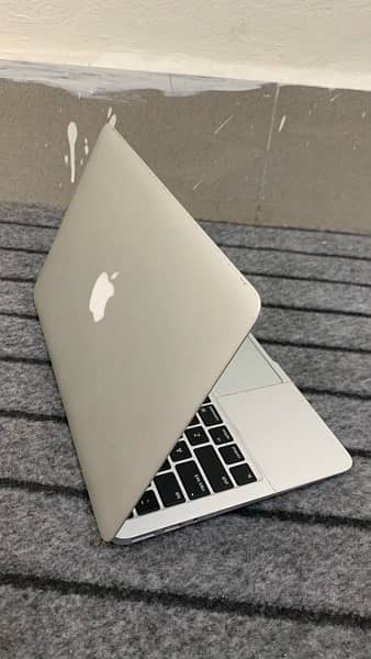 macbook air 2015 10/10 Condition Just Like new 0