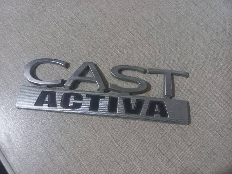 Daihatsu Cast Activa 660 CC , Emblem 0