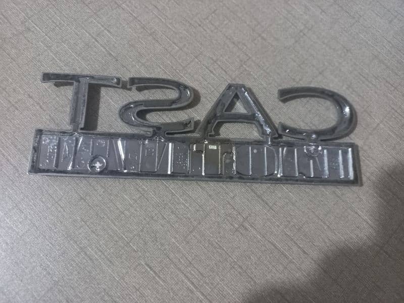 Daihatsu Cast Activa 660 CC , Emblem 2