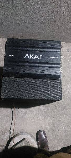 Amp with speaker 1
