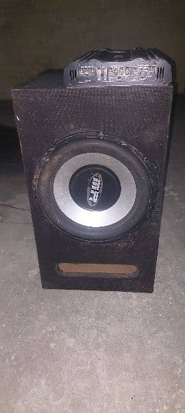 Amp with speaker 3