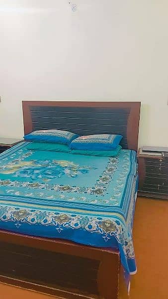 King Size Bed with Two Siders and Dressing Table Bed Size 6.5X6 inches 1