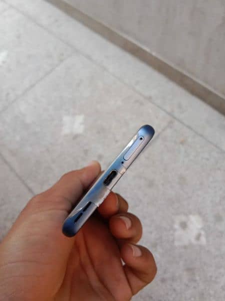 OnePlus 8 single sim 10/10 lush condition. . 5