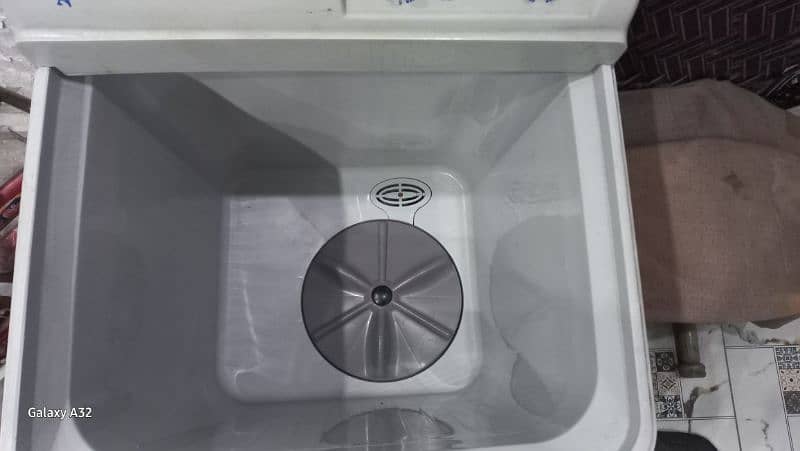 Washing Machine with Spinner 3
