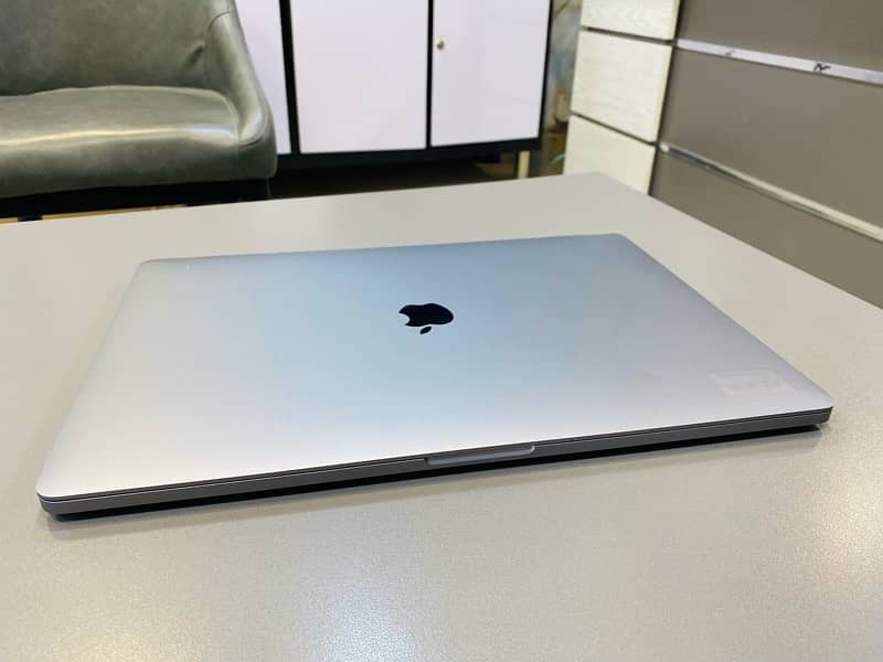 MacBook Pro 16” 2019 i7/16/512 4GB GPU 6