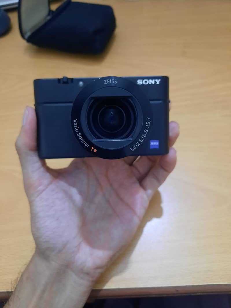 Sony RX100 Mark 3 + 128GB Card + 2 Batteries + Charger - READ ADD 5