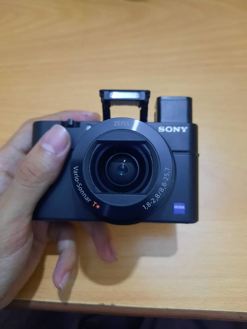 Sony RX100 Mark 3 + 128GB Card + 2 Batteries + Charger - READ ADD 7