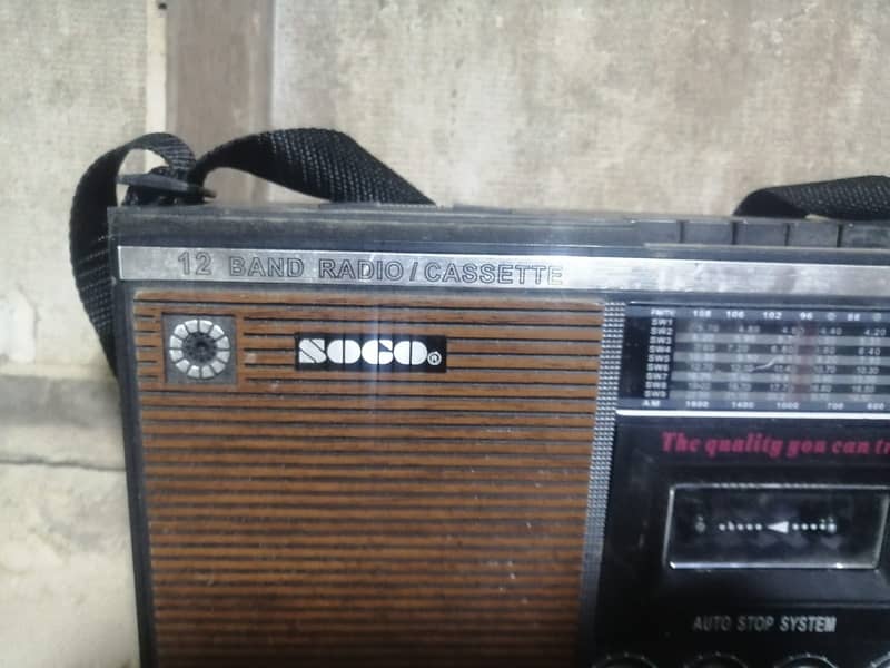 12 band original antique radio piece 2