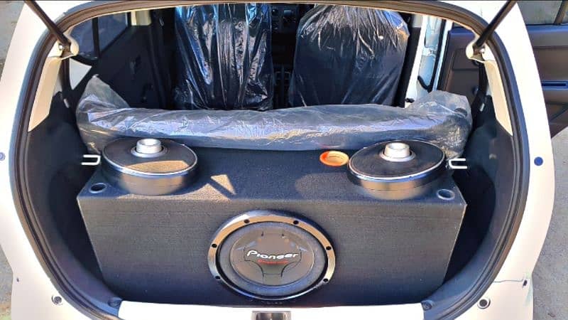 Pioneer carrozzeria JL.  focal Kicker JBL FOCAL access. . . . . . . . 0