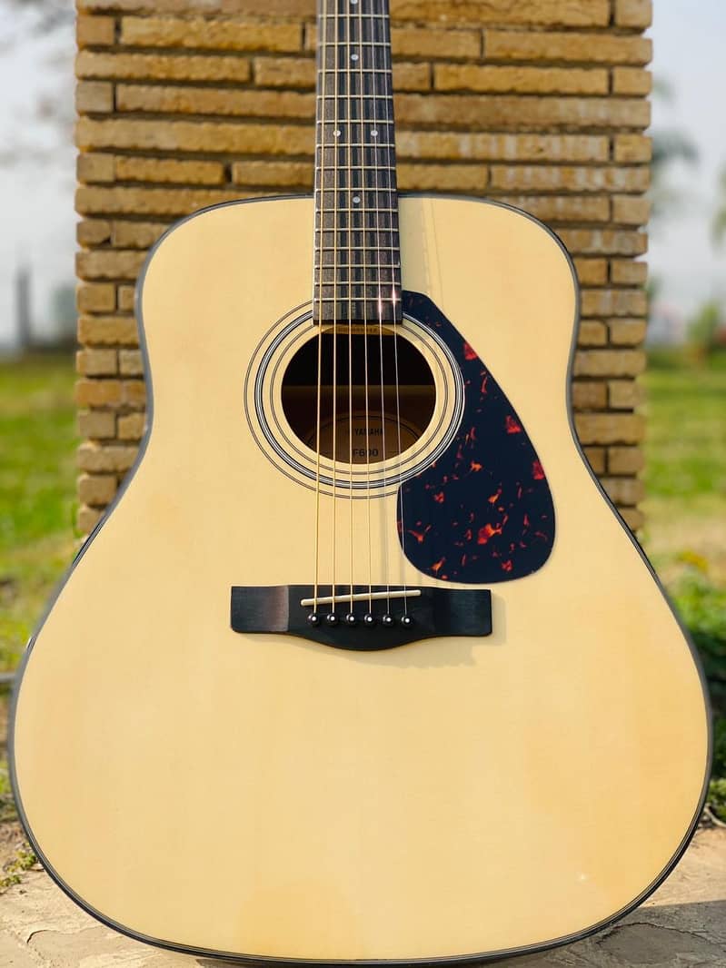 Yamaha F-600 Acoustic guitar (Made in Indonesia) 12