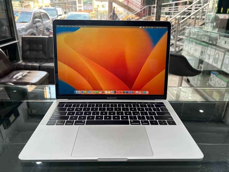 Macbook Pro 2018 13inch i7 16/512GB CTO 1