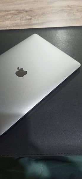 Macbook pro 2017 13 inch 0