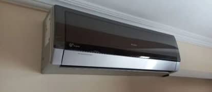 Gree 1.5 ton inverter AC heat and cool in genuine condition