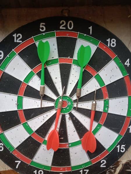 Dart Board | Double Sided | With 4 Darts 0