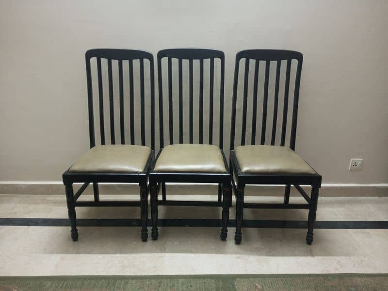 Set 8 Dinning Chairs
- Wooden 2