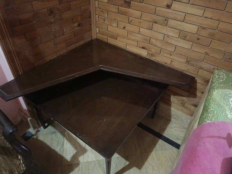 nesting corner table 1