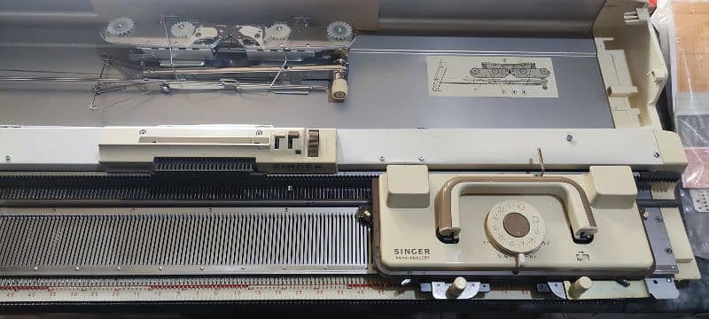 Singer  knitting machine 0