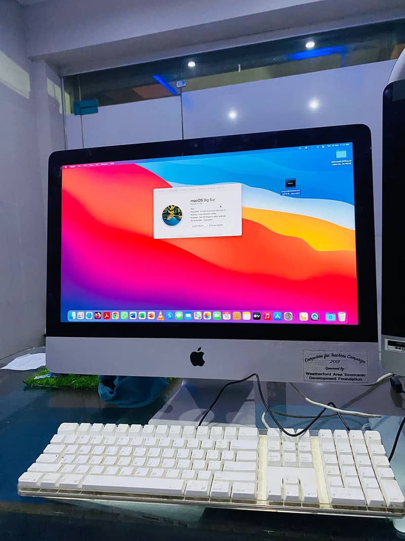 Apple iMac 21.5"(2013) 9