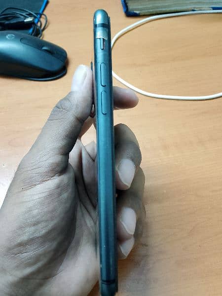 Iphone 8 | 64 gb| Non PTA | Factory Unlock | 2
