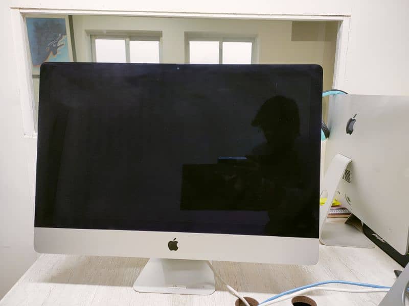 iMac 2019 27-inch 5k Display 1