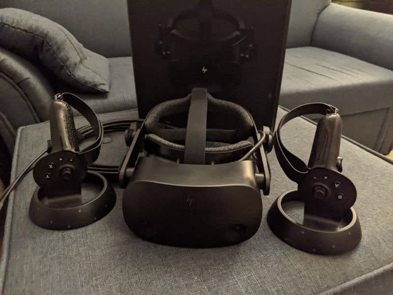 VR Headsets (Quest 2, HP Reverb G2 V2, Rift S) 2