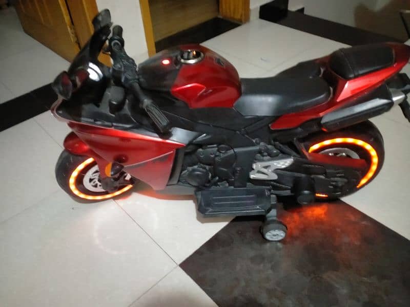 Kids electric bike. Tyer light + USB port for song. new condition 0