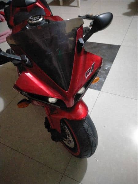 Kids electric bike. Tyer light + USB port for song. new condition 6