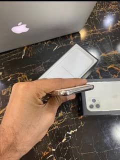 iphone 11 pro max pta contact and only  03358145094 WhatsApp