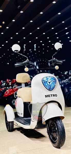 YADEA METRO A7 Three wheel 3 Scooter Scooty Electric 120 km in 1 Charg 8