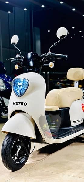 YADEA METRO A7 Three wheel 3 Scooter Scooty Electric 120 km in 1 Charg 14