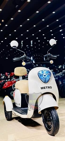 YADEA METRO A7 Three wheel 3 Scooter Scooty Electric 120 km in 1 Charg 15