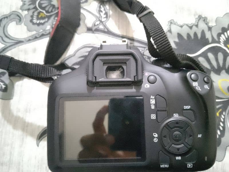 CANON EOS 3000D with EFS 18-55 mm lens + free BOYA MIC 1