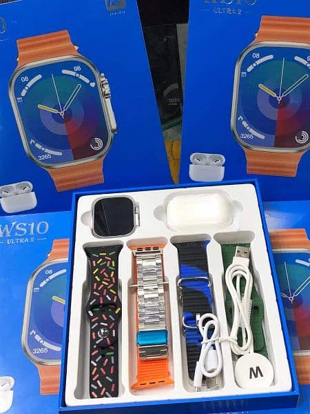 ULTRA 4 in 1 Smartwatch Series 8 With 4 straps FULL HD Display 8